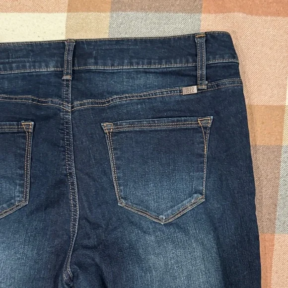 1822 Denim Dark Blue Cropped Jeans - Picture 9 of 11